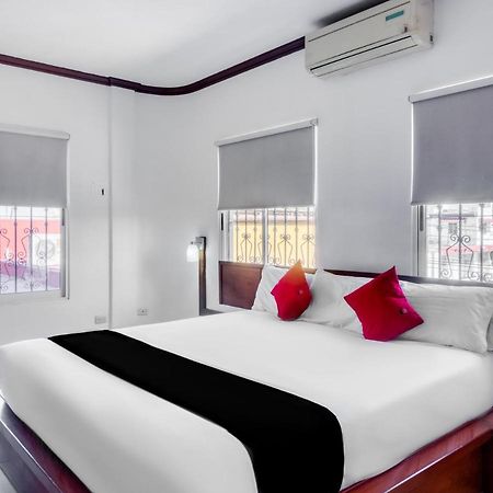 Monte Salerno Hotel & Suites Montemorelos Eksteriør bilde