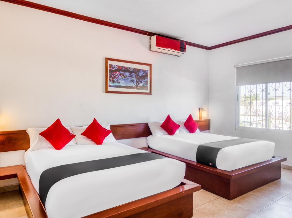 Monte Salerno Hotel & Suites Montemorelos Eksteriør bilde