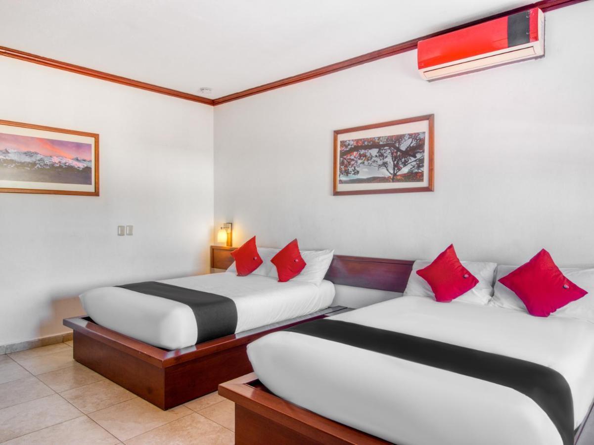 Monte Salerno Hotel & Suites Montemorelos Eksteriør bilde